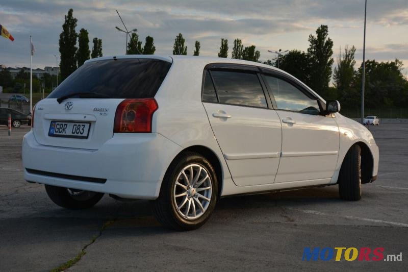 2005' Toyota Corolla photo #2