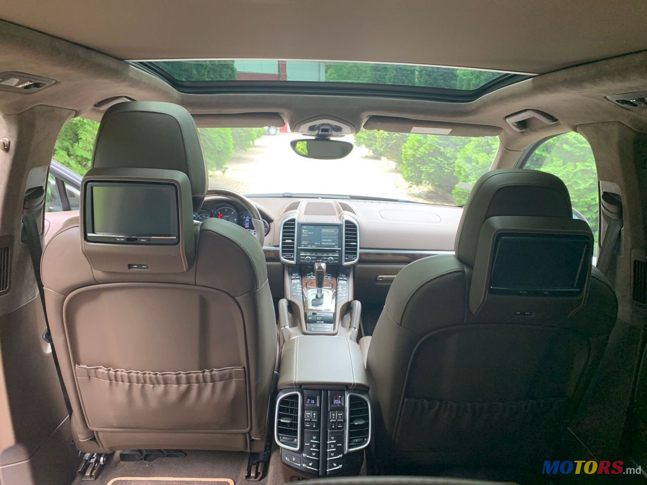 2015' Porsche Cayenne photo #6