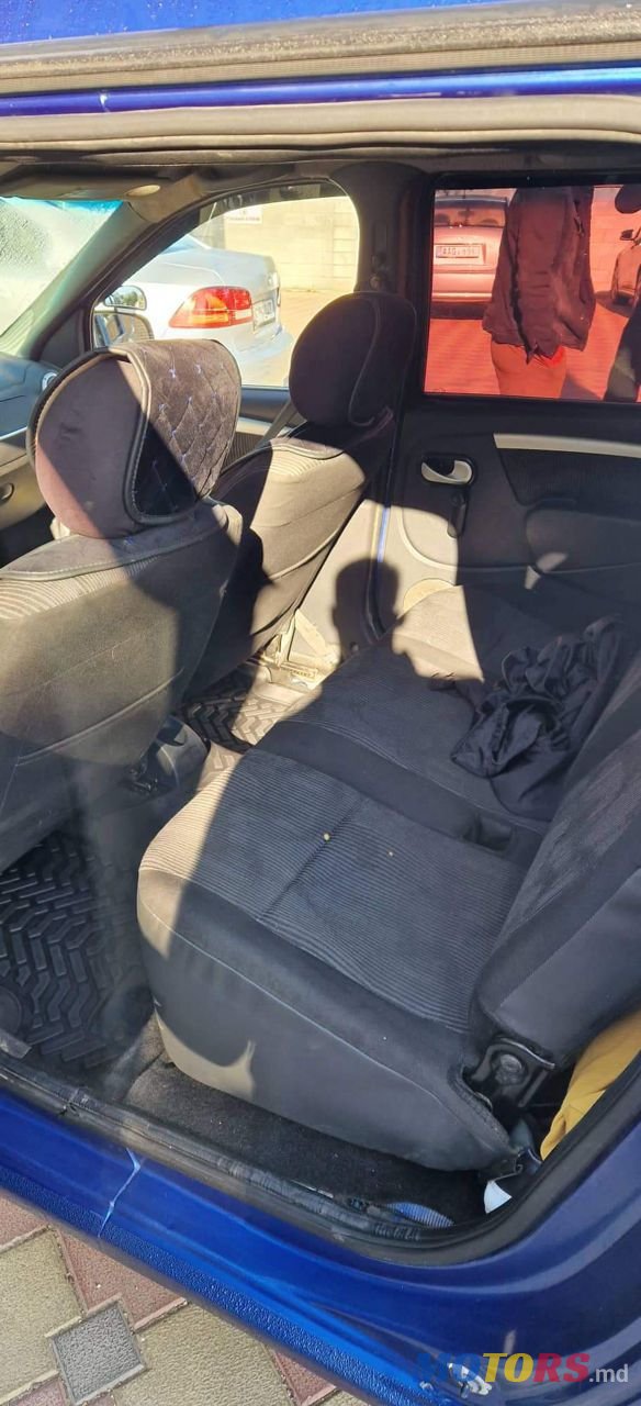 2009' Dacia Logan Mcv photo #5