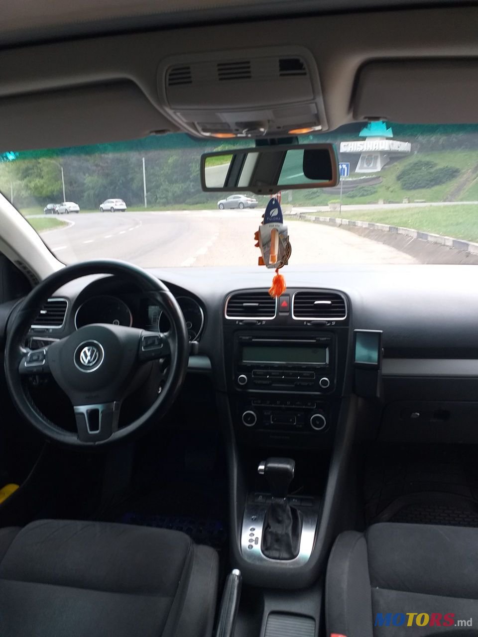 2010' Volkswagen Golf photo #3