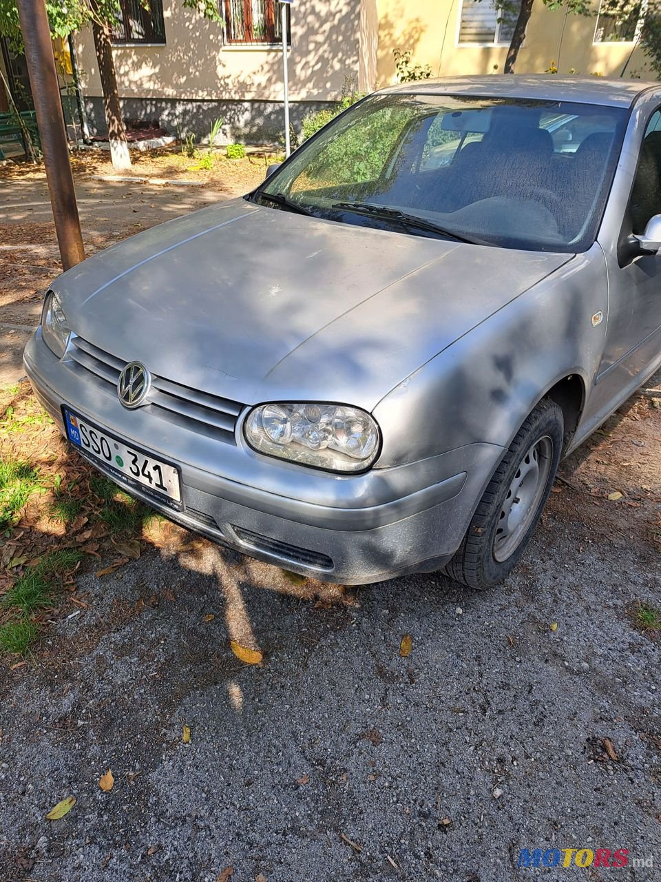 2002' Volkswagen Golf photo #2