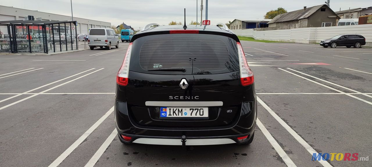 2013' Renault Grand Scenic photo #5