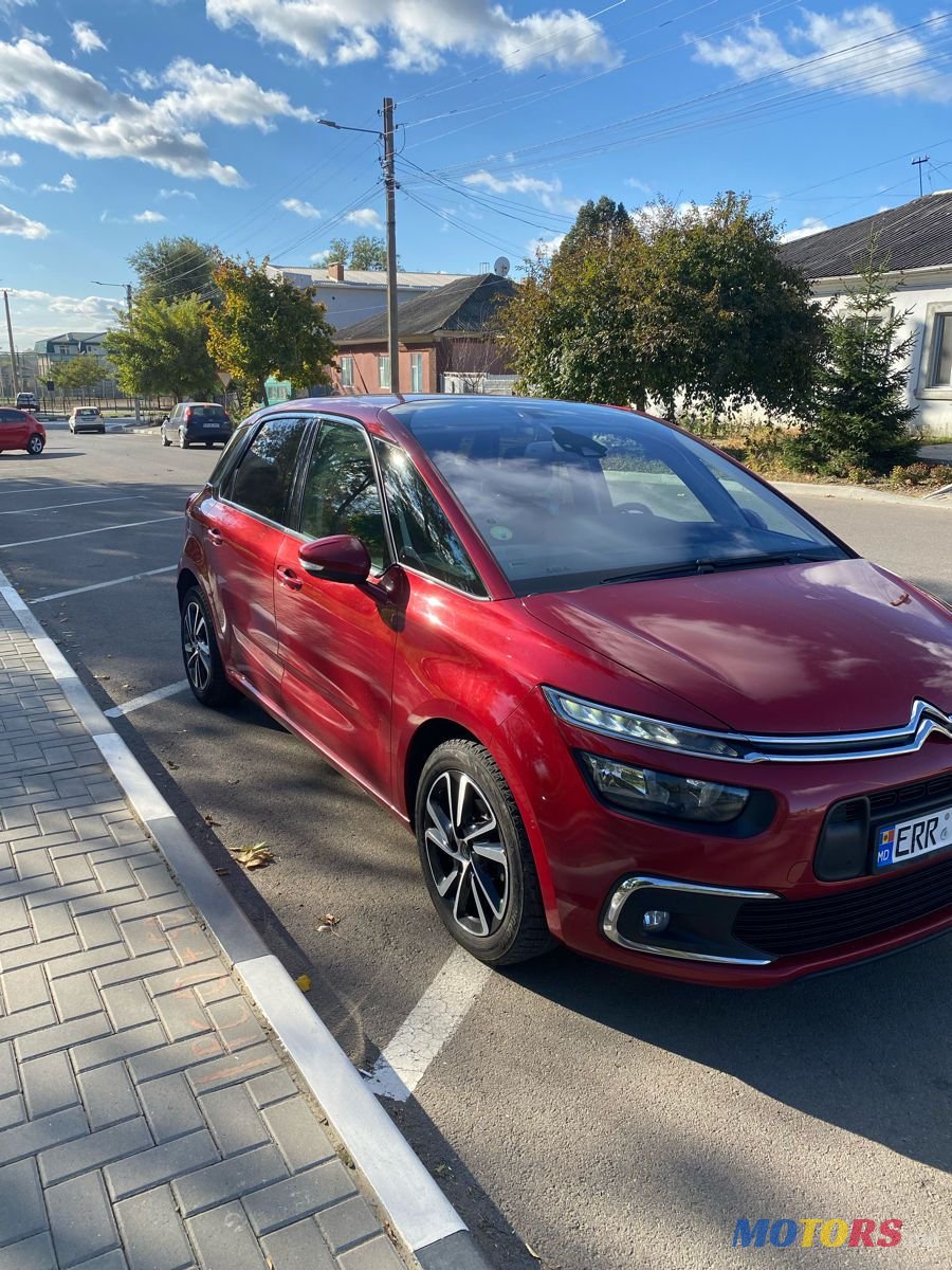 2016' Citroen C4 Picasso photo #1