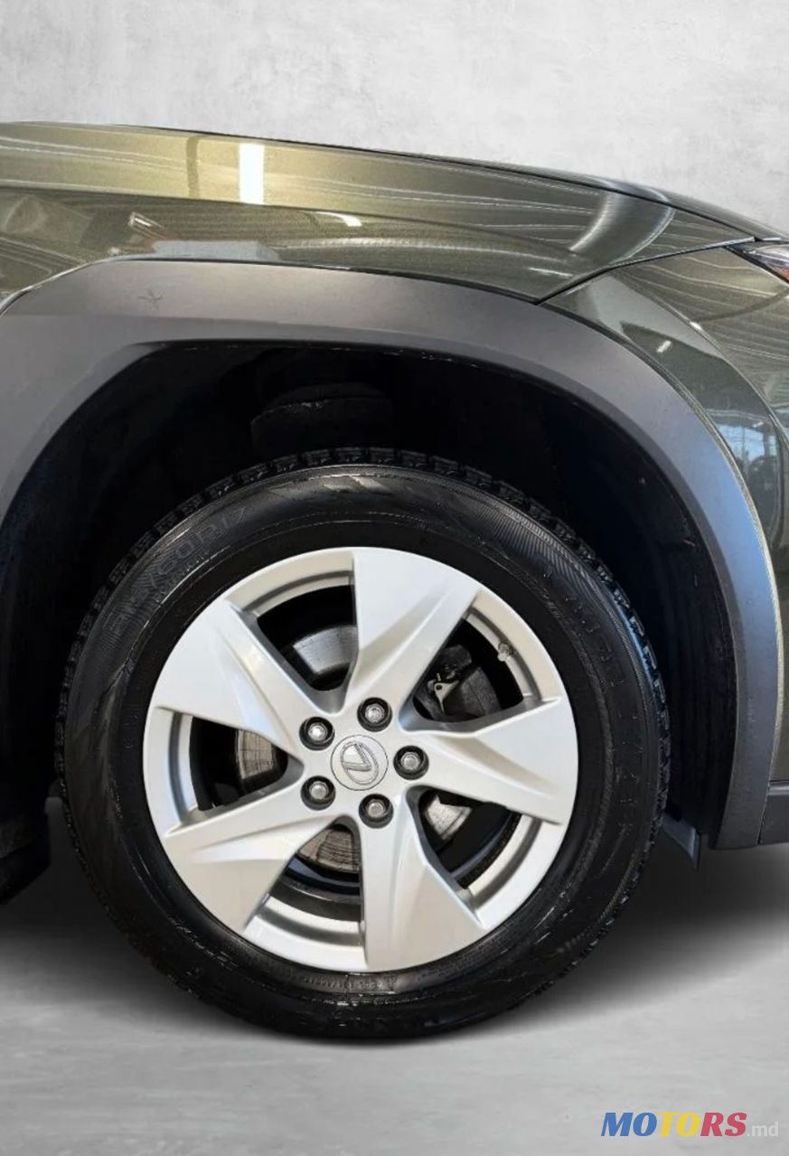 2021' Lexus UX 300e photo #6