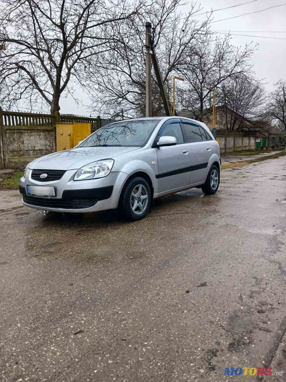 2005' Kia Rio photo #2