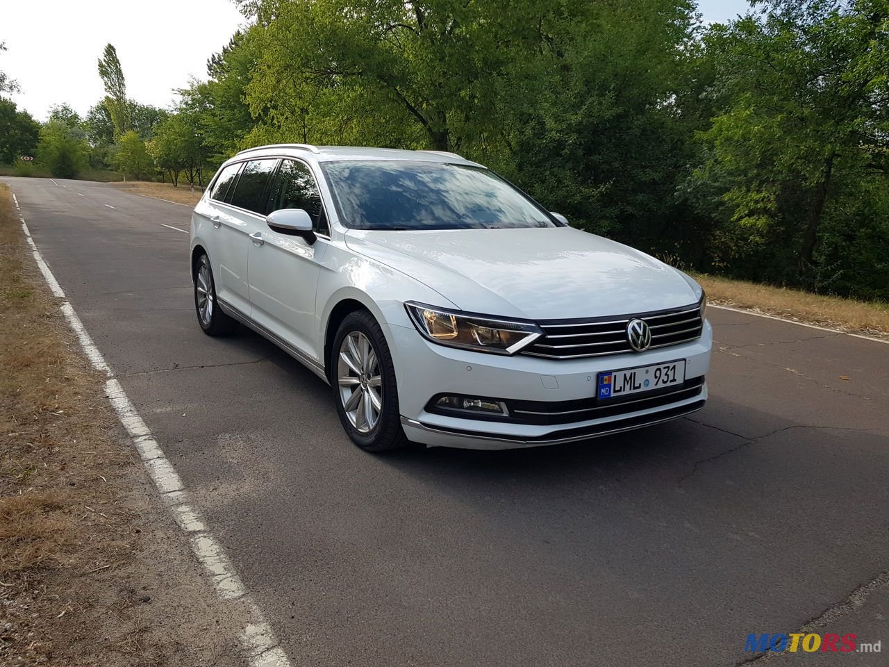 2015' Volkswagen Passat photo #4