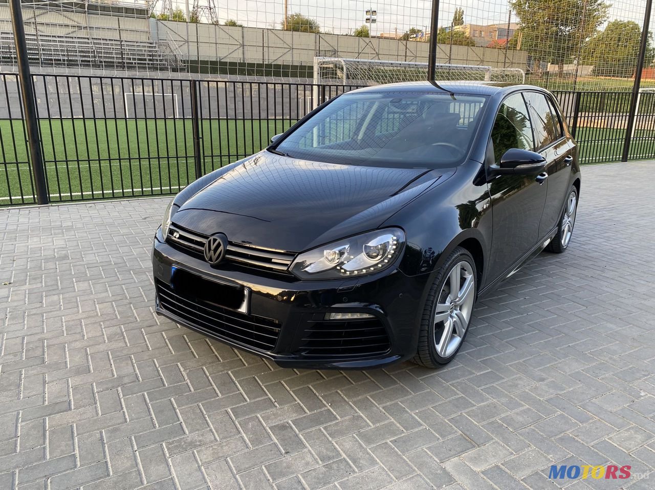 2011' Volkswagen Golf photo #3