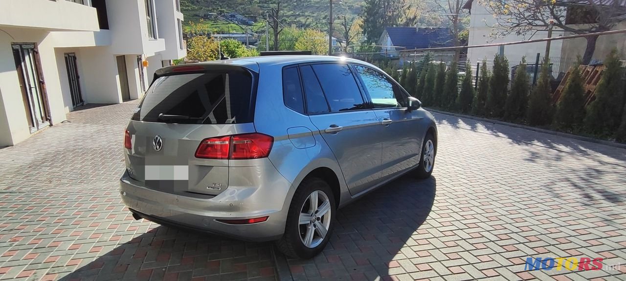 2015' Volkswagen Golf Plus photo #2