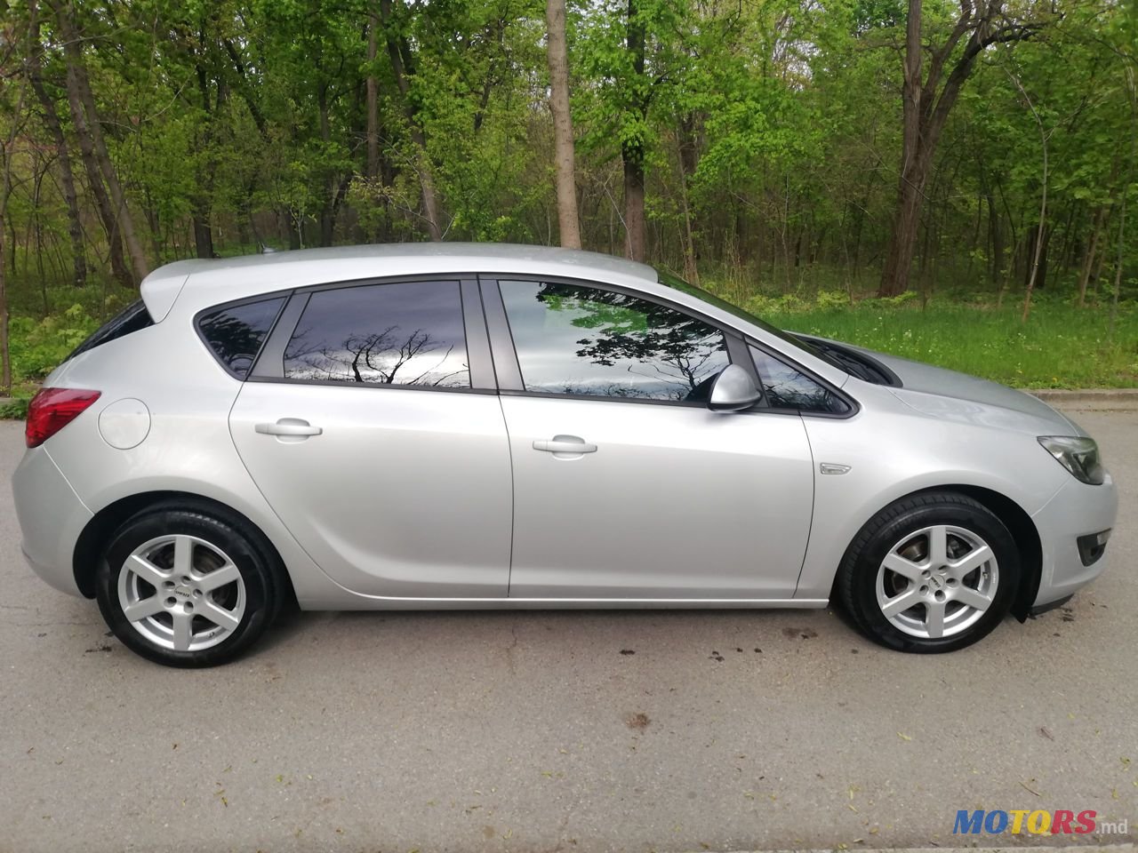 2013' Opel Astra photo #4