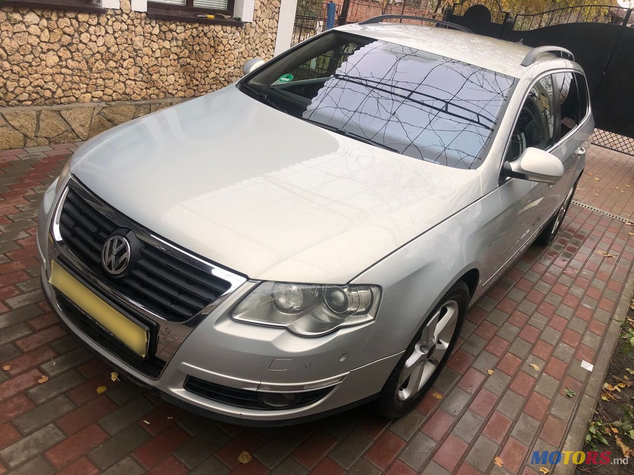 2009' Volkswagen Passat photo #5