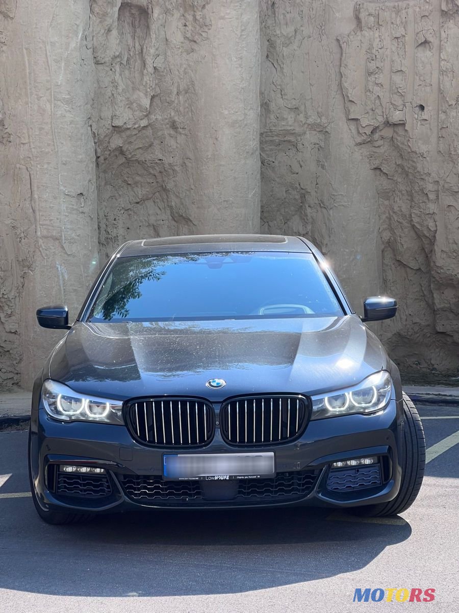 2016' BMW 7 Series photo #6