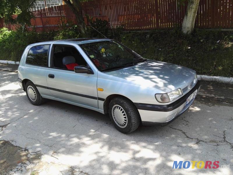 1993' Nissan Sunny photo #1