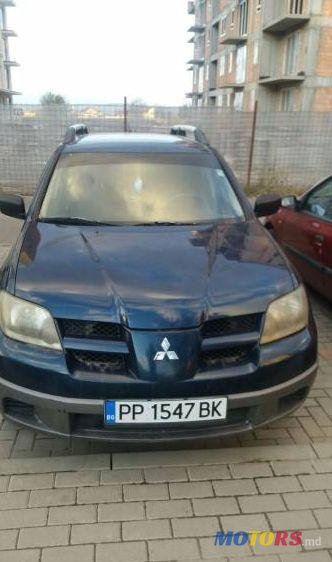 2004' Mitsubishi Outlander photo #1