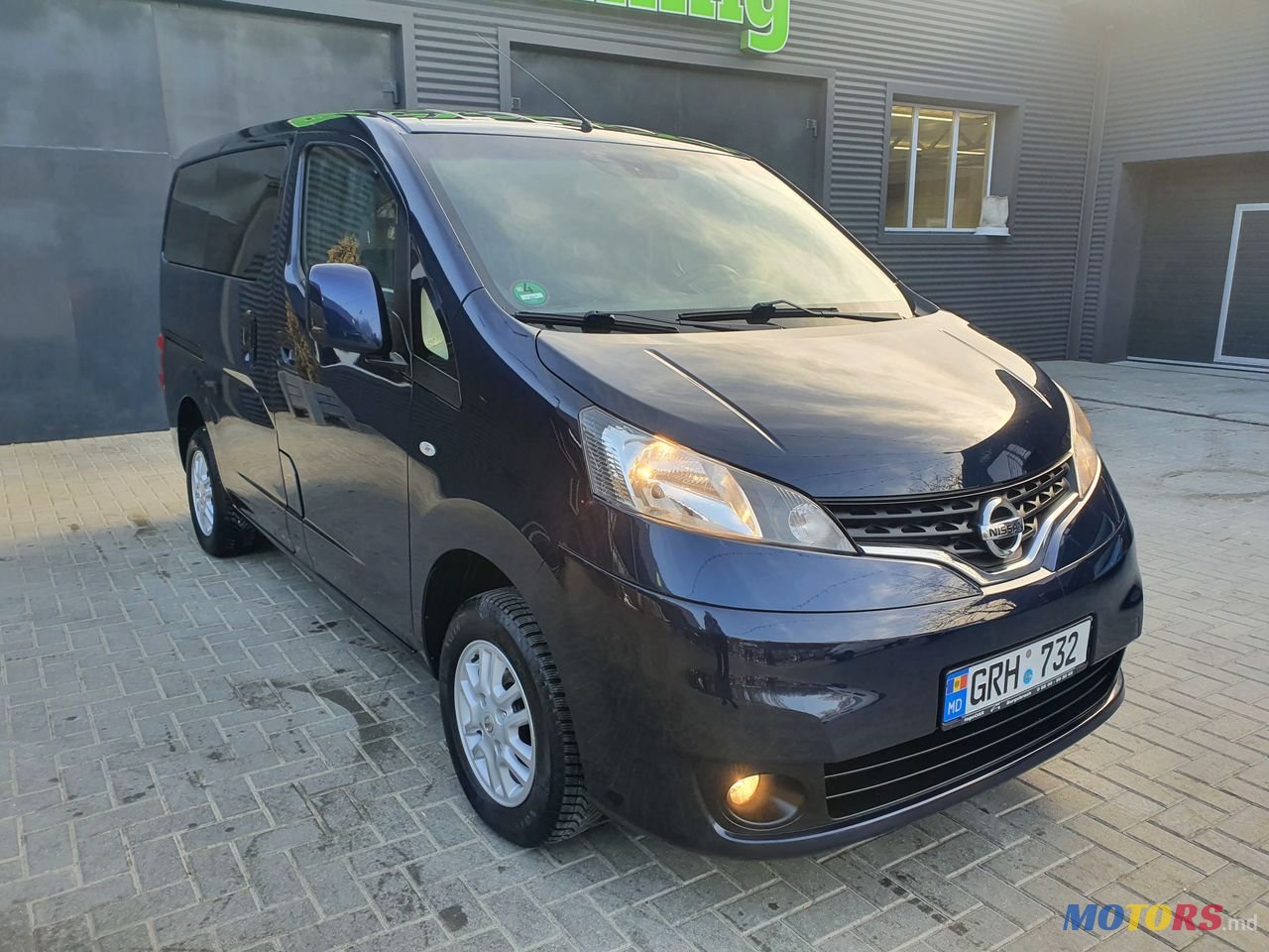 2013' Nissan Nv200 photo #1