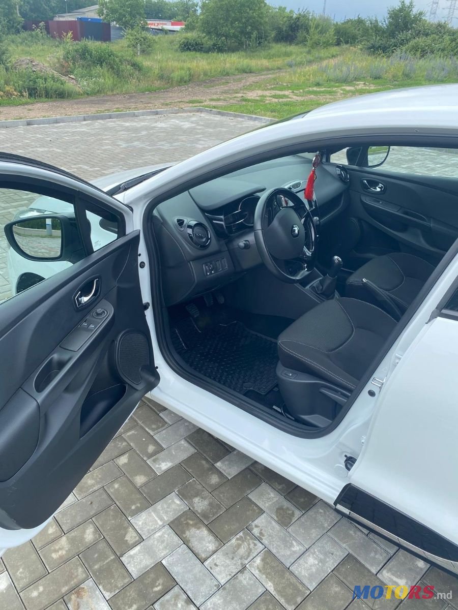 2014' Renault Clio photo #3