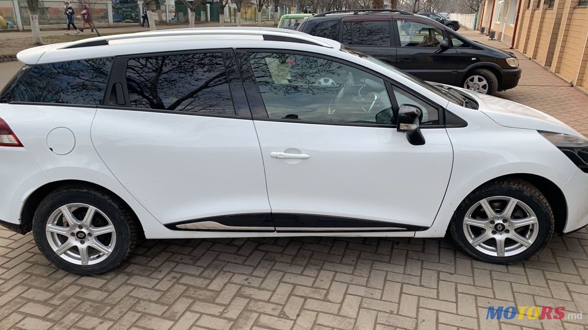 2014' Renault Clio photo #2