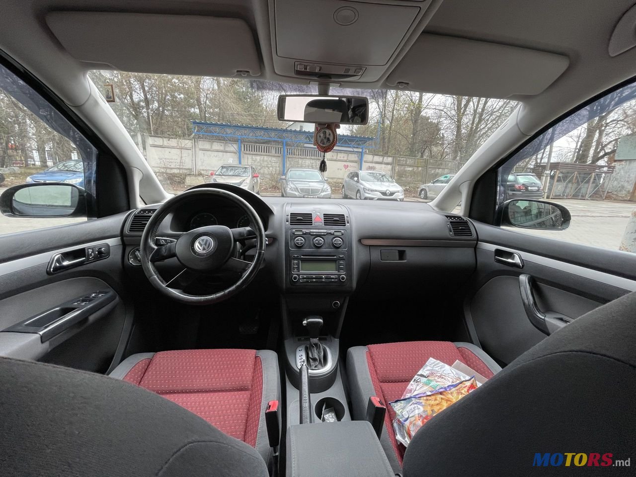 2005' Volkswagen Touran photo #1