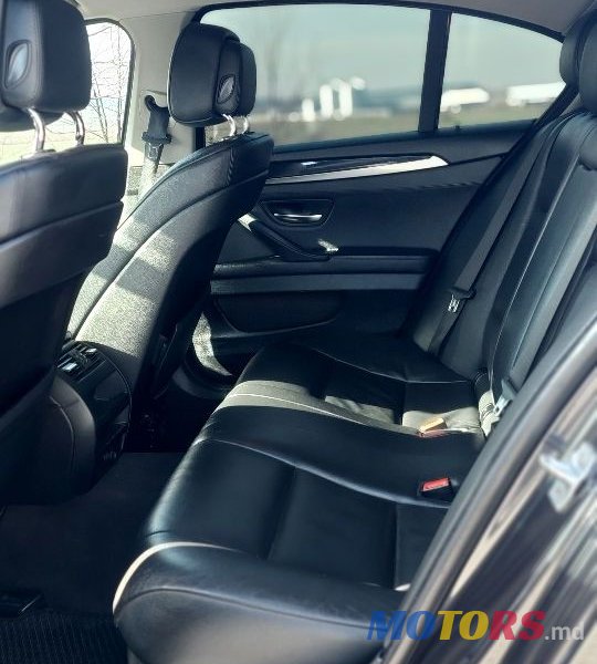 2013' BMW 5 Series photo #2