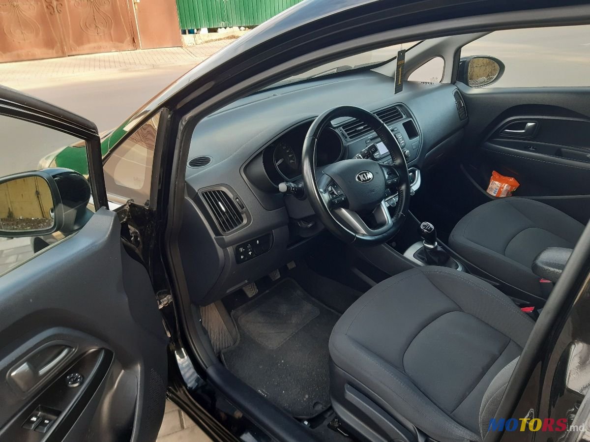 2014' Kia Rio photo #5