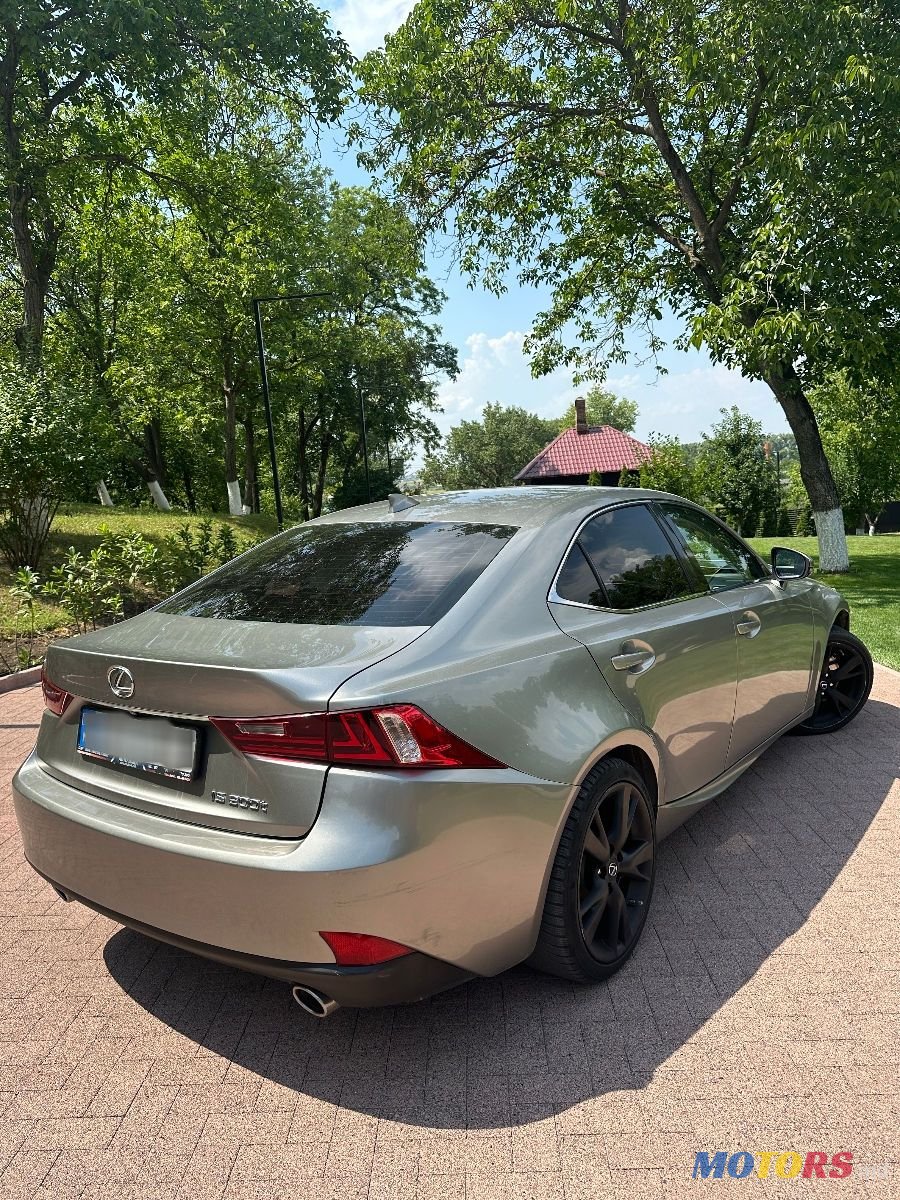 2015' Lexus Is Series photo #3