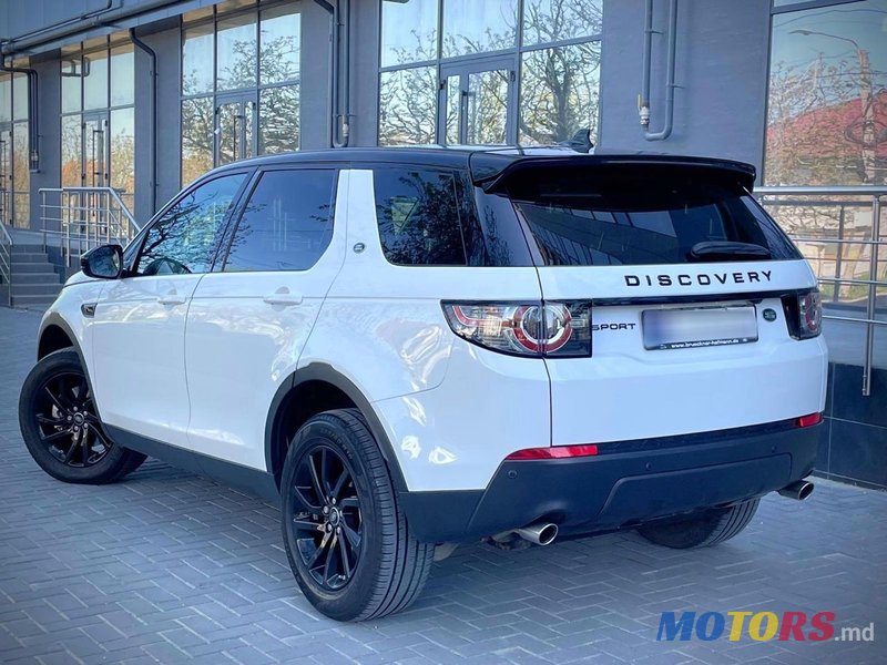 2015' Land Rover Discovery Sport photo #3