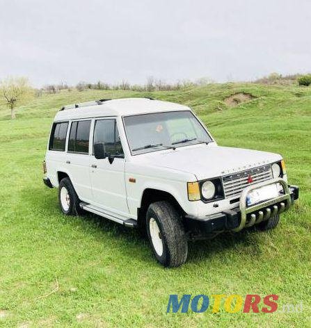 1987' Mitsubishi Pajero photo #2