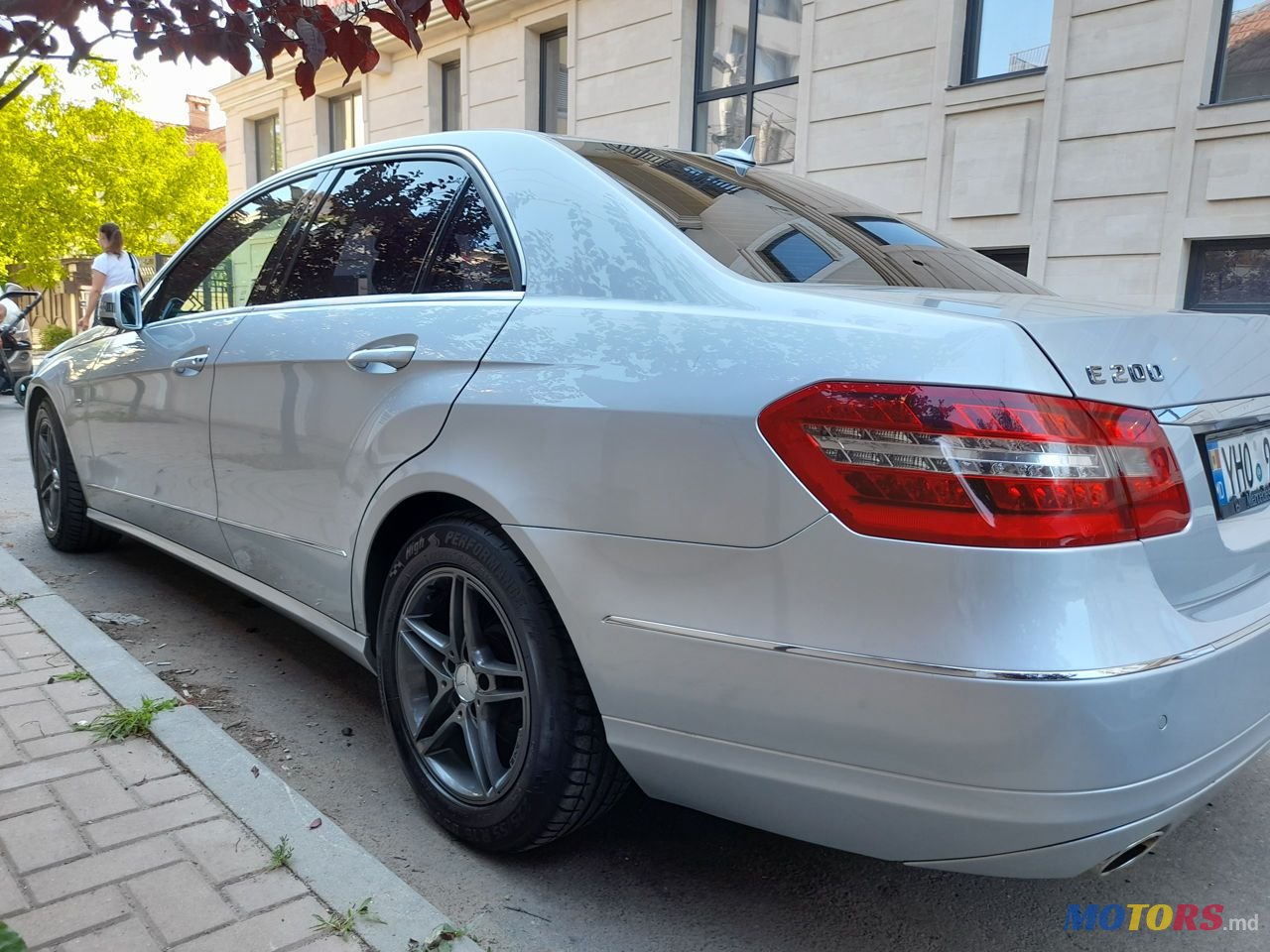 2010' Mercedes-Benz E Класс photo #4