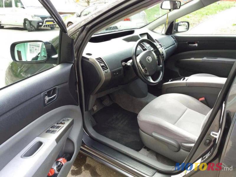 2008' Toyota Prius photo #3