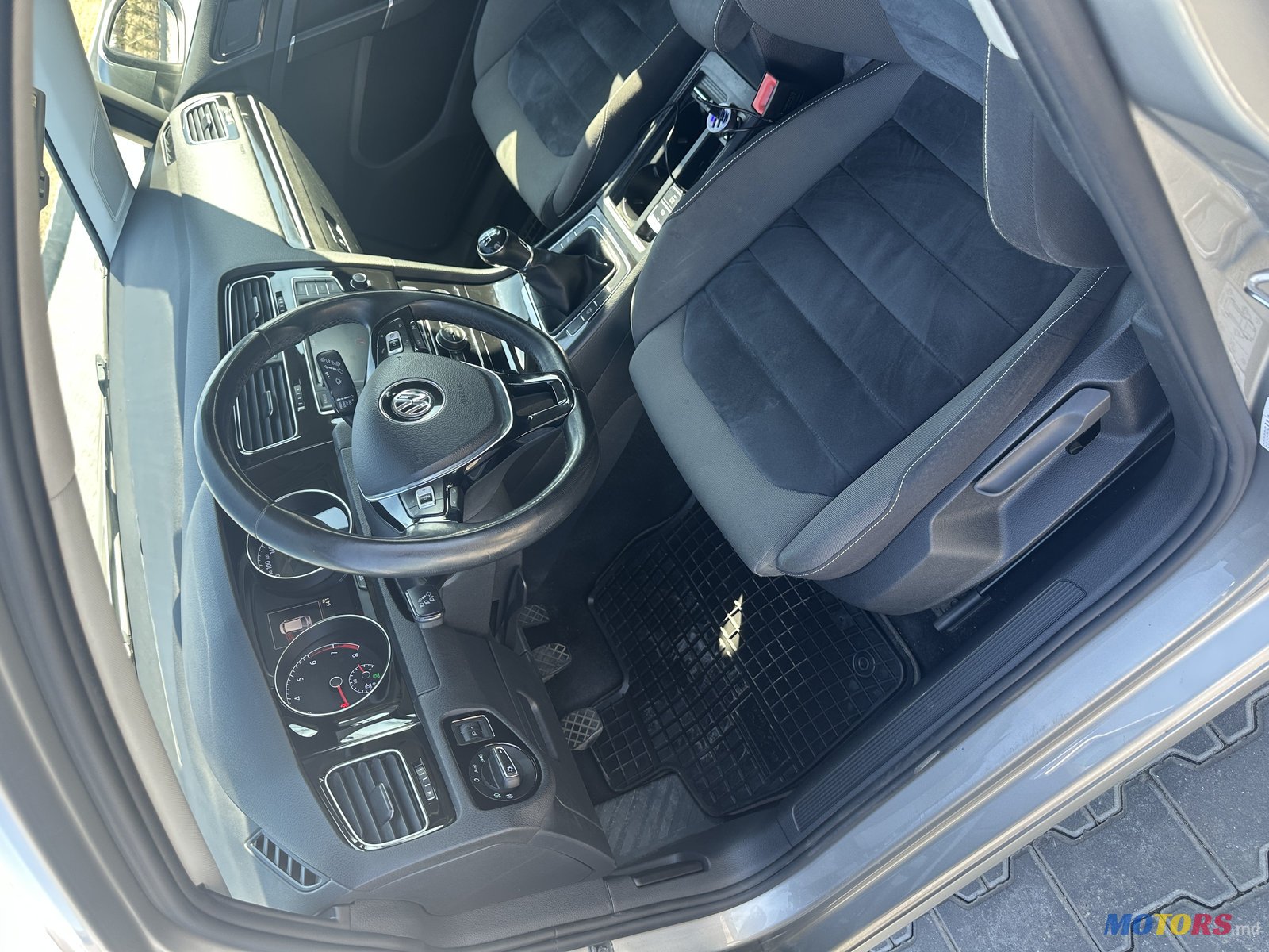 2016' Volkswagen Golf photo #3