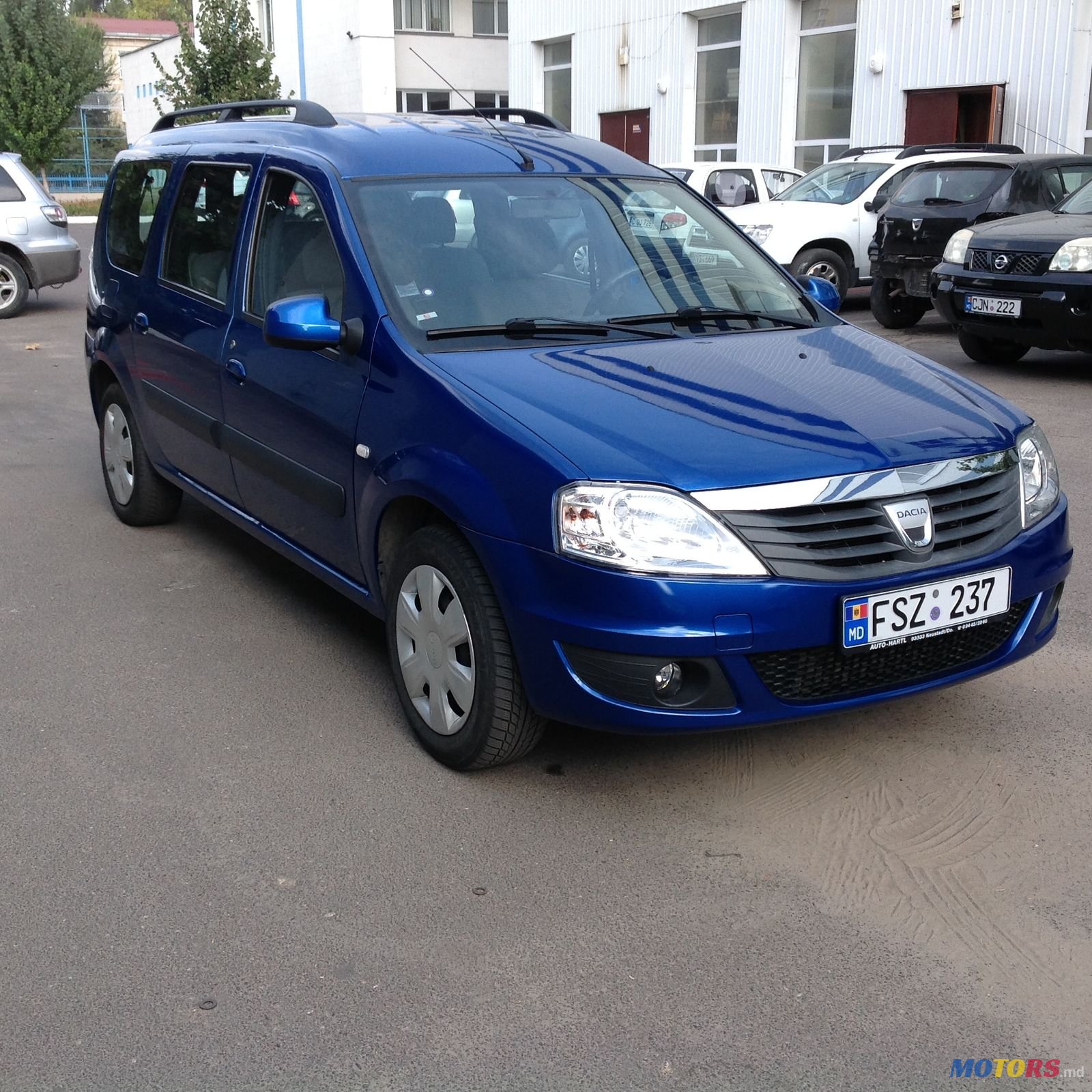 2009' Dacia Logan Mcv photo #3