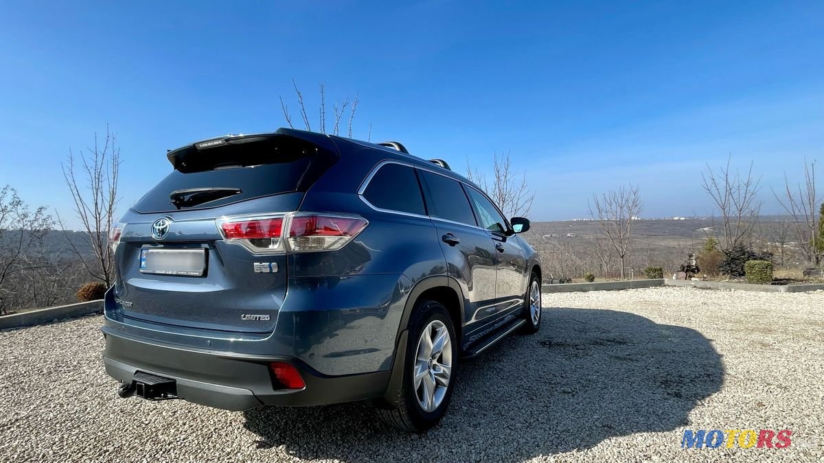 2016' Toyota Highlander photo #6