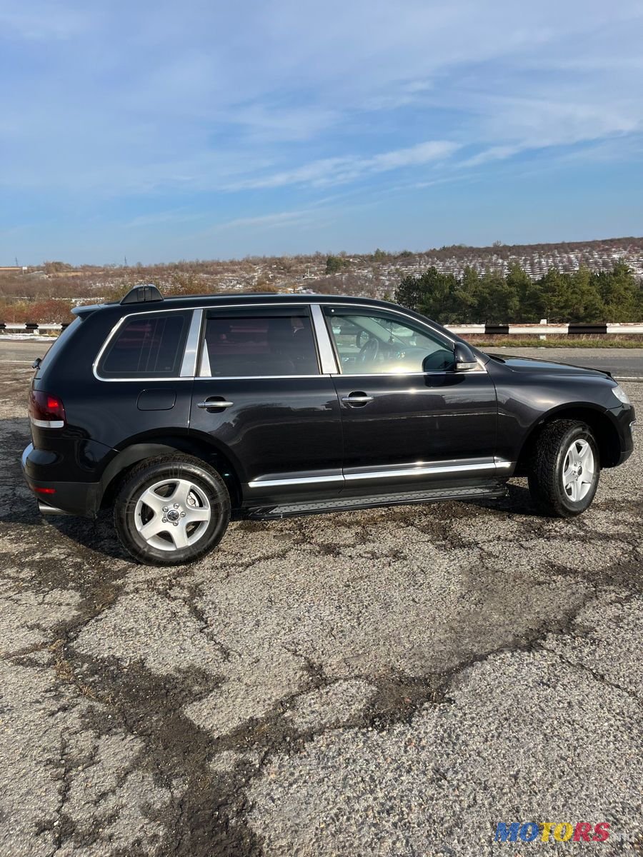 2007' Volkswagen Touareg photo #5
