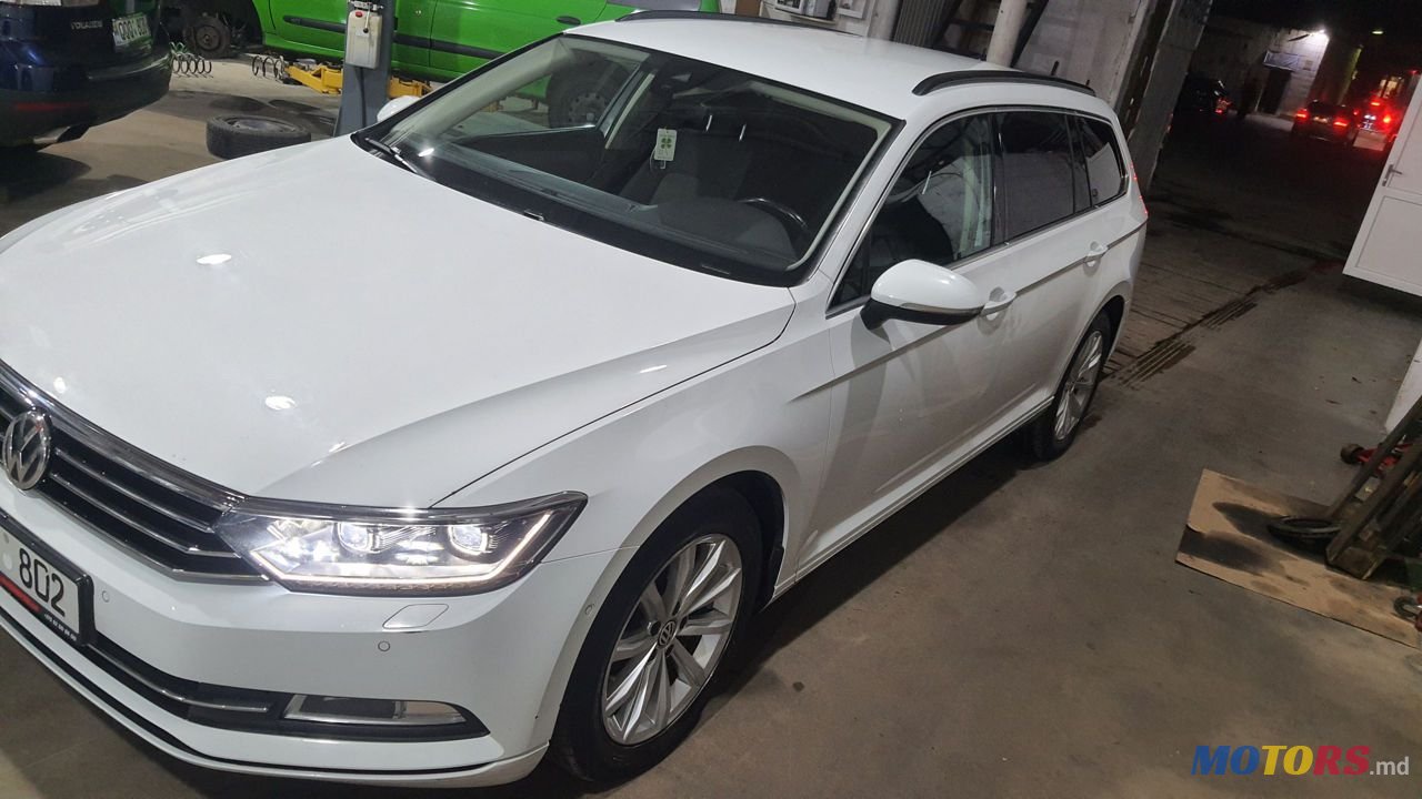 2017' Volkswagen Passat photo #4