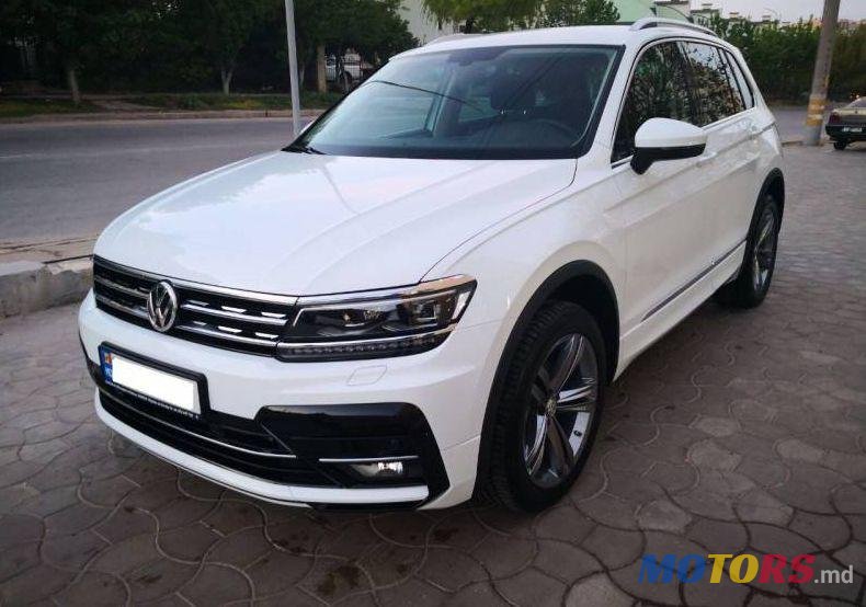 2018' Volkswagen Tiguan photo #1