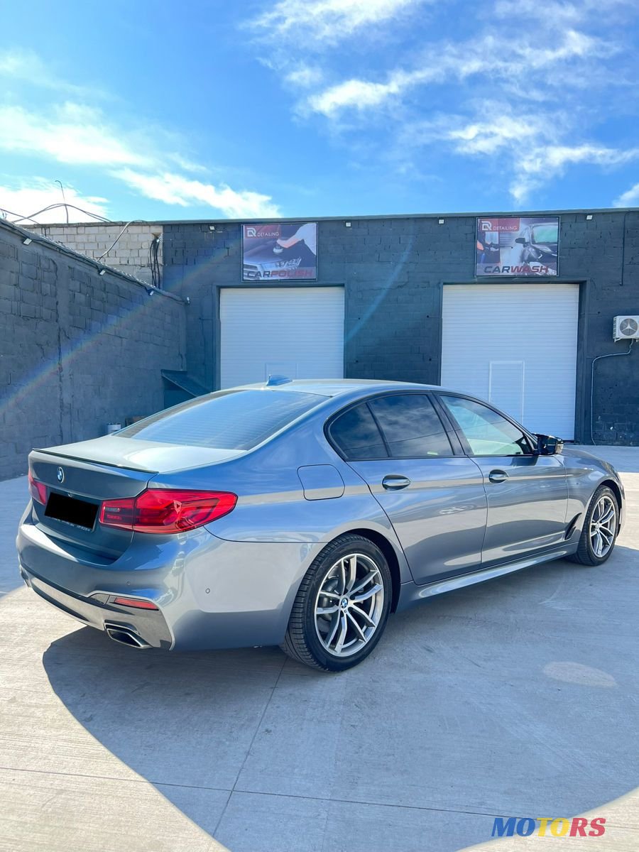 2017' BMW 5 Series photo #2