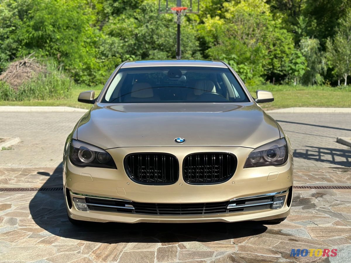 2011' BMW 7 Series photo #6