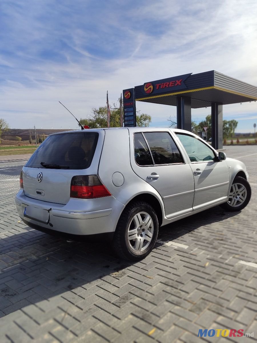 2002' Volkswagen Golf photo #6