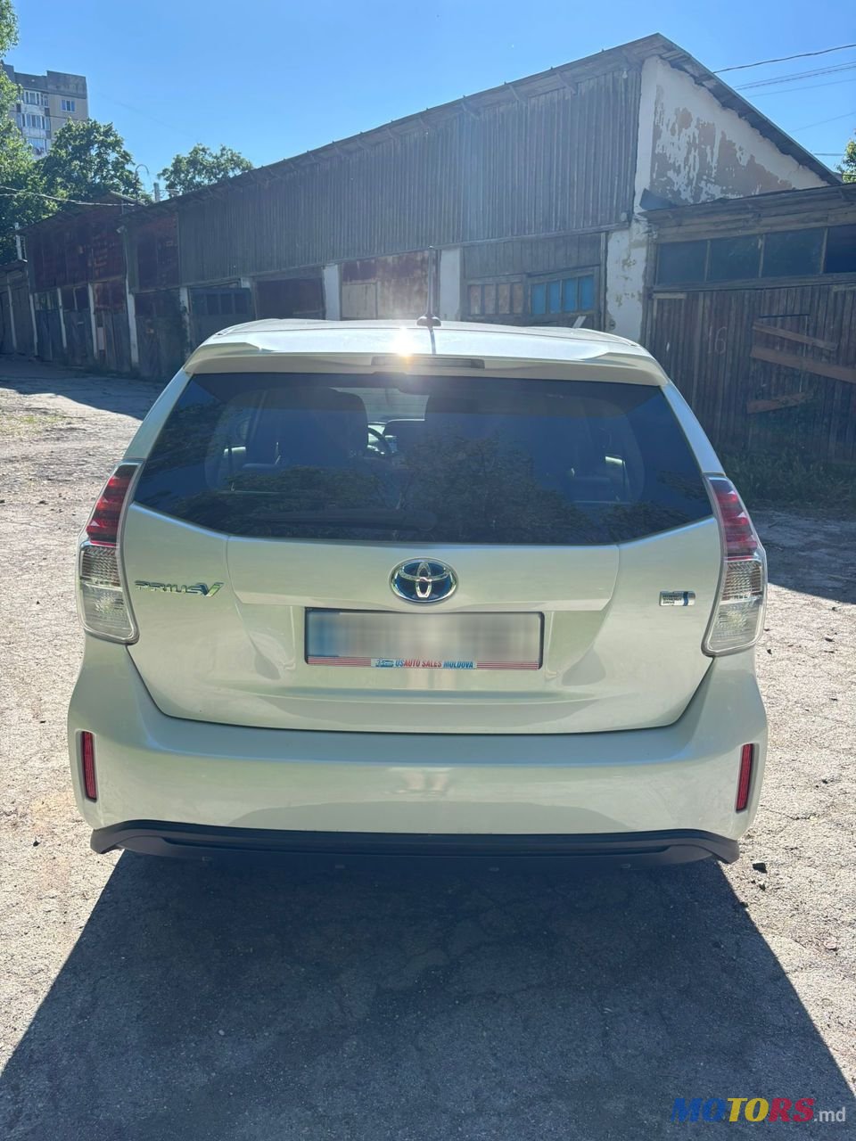 2015' Toyota Prius v photo #4