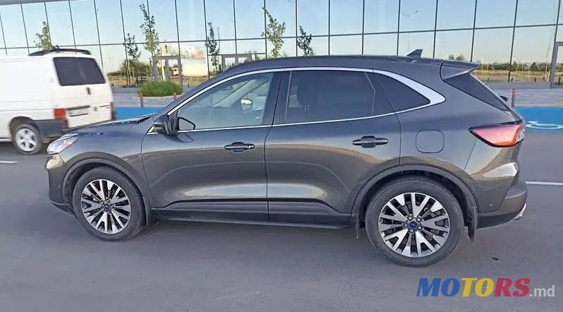 2020' Ford Escape photo #2