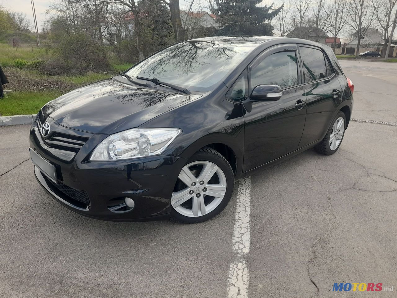 2011' Toyota Auris photo #1