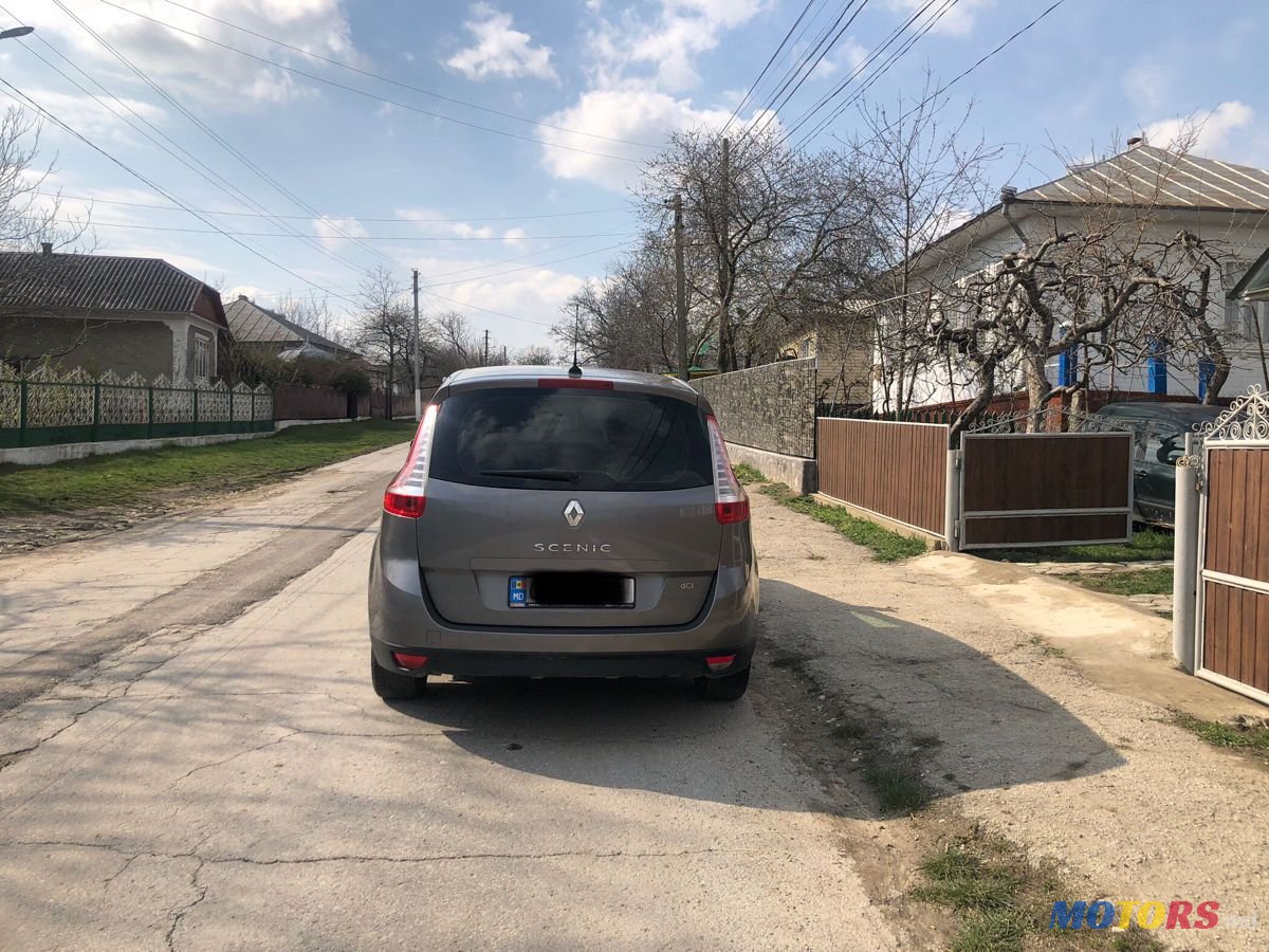2012' Renault Grand Scenic photo #6