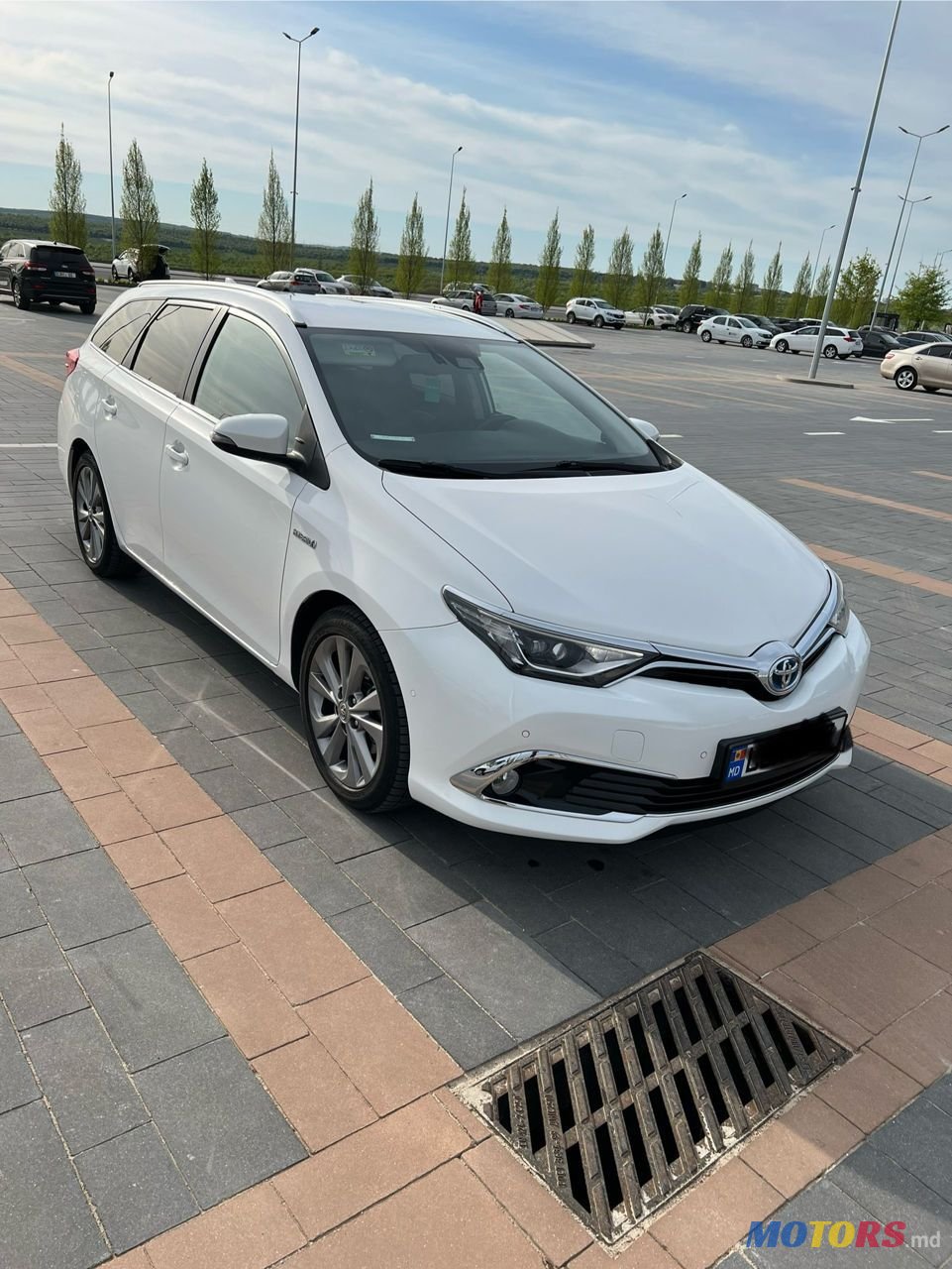2017' Toyota Auris photo #2