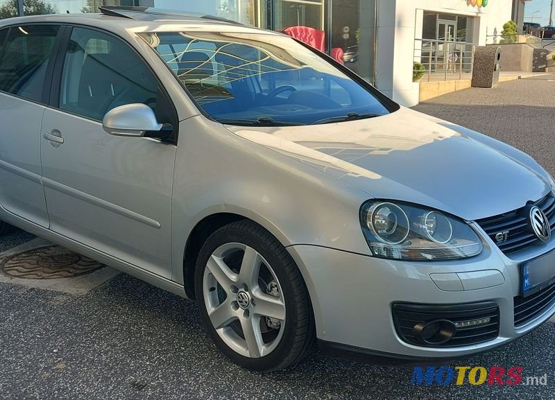 2007' Volkswagen Golf photo #1