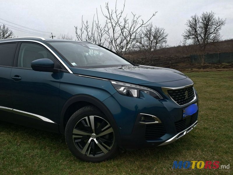 2020' Peugeot 5008 photo #1