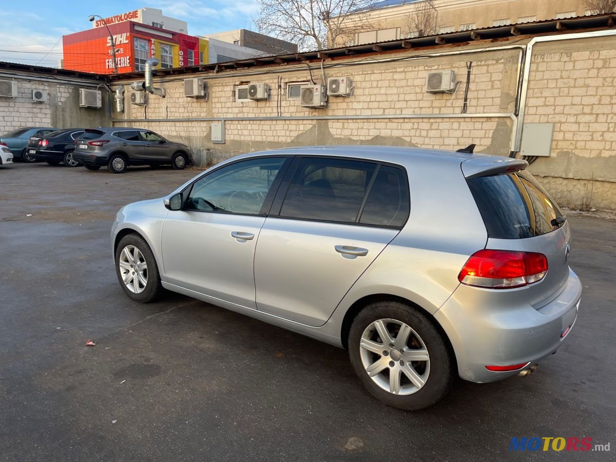 2009' Volkswagen Golf photo #6