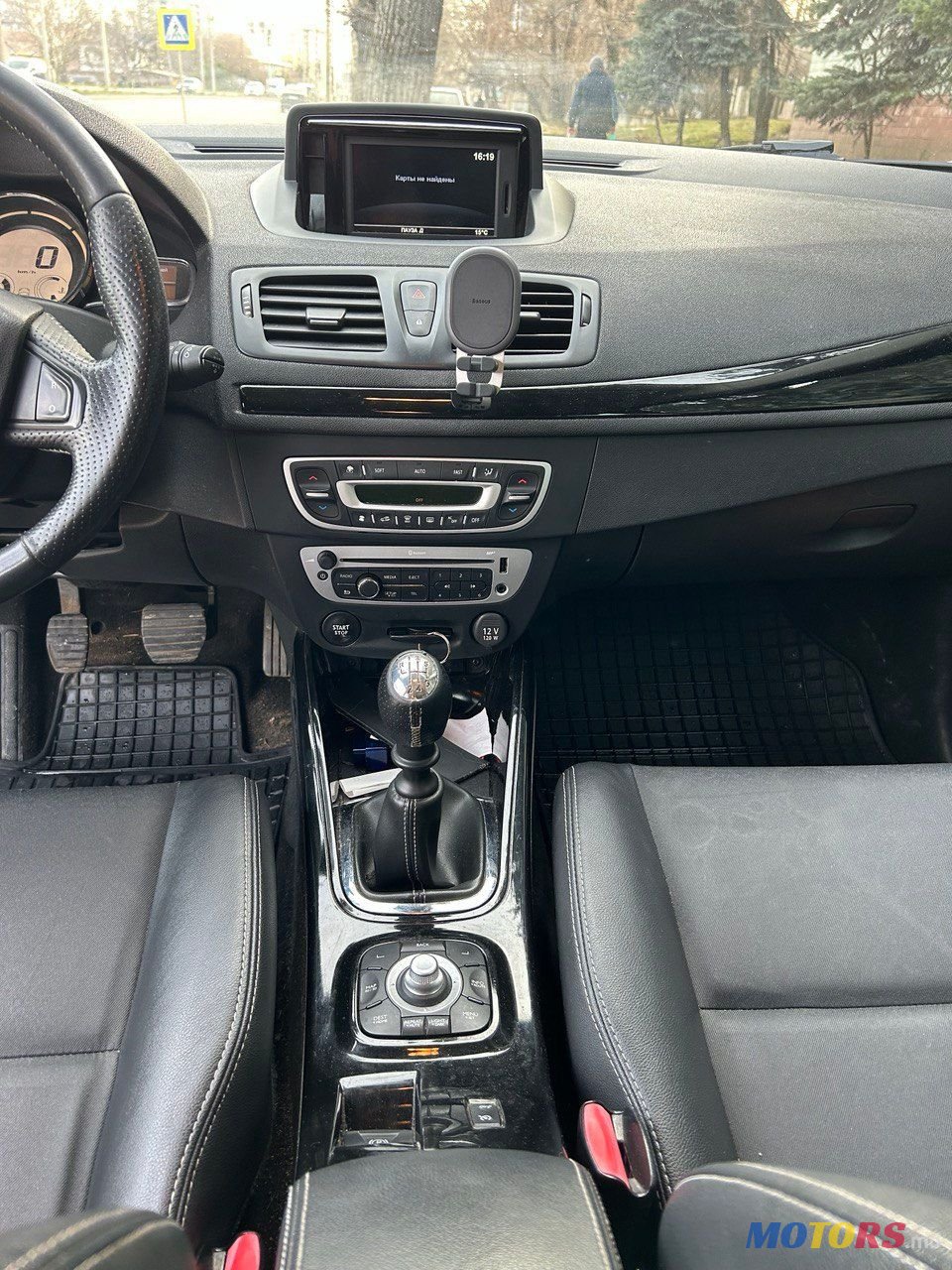 2013' Renault Megane photo #6