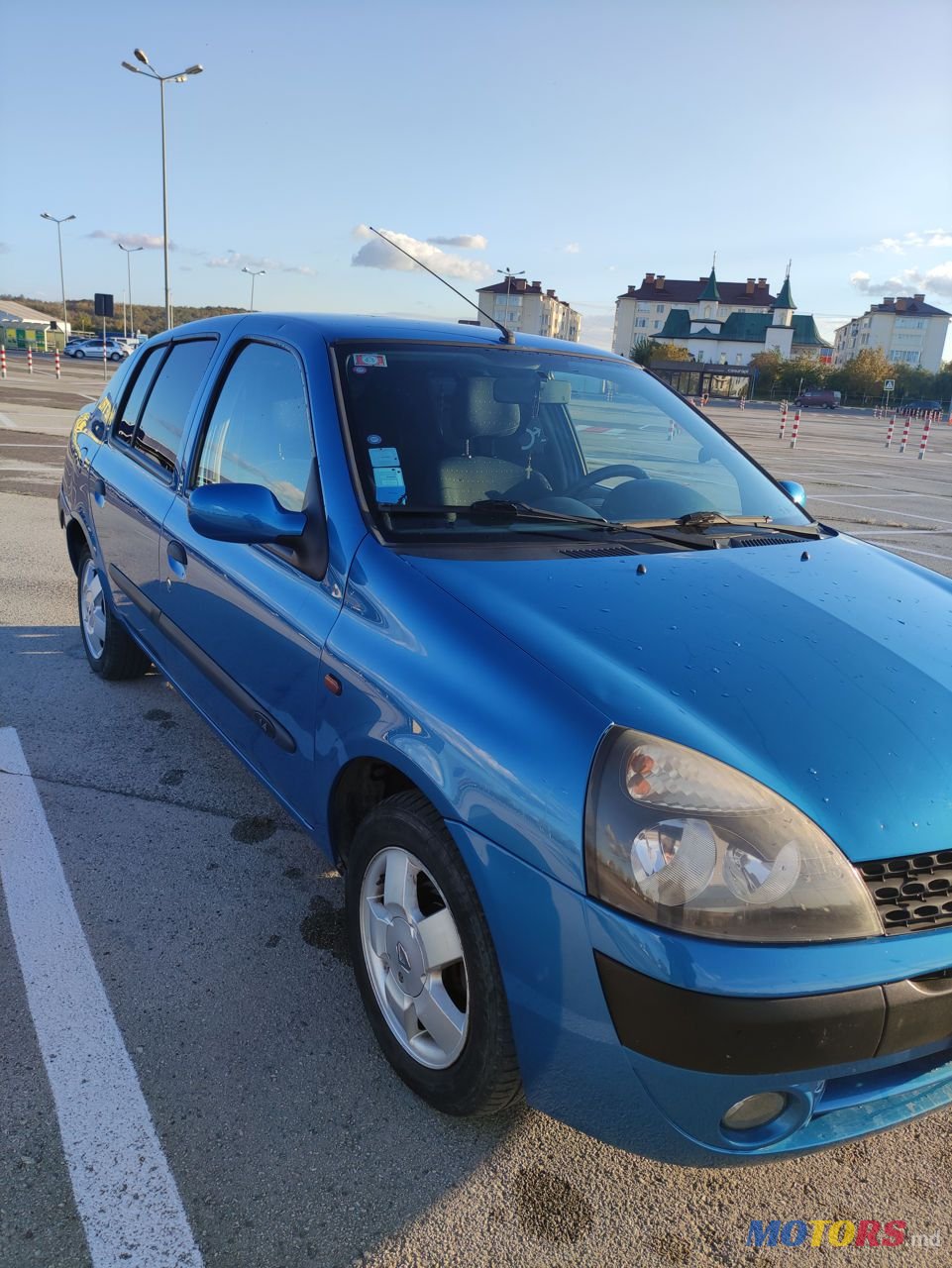 2002' Renault Clio Symbol photo #4