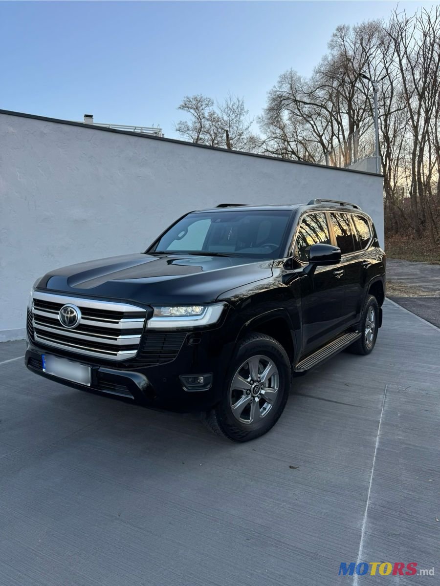 2021' Toyota Land Cruiser photo #1