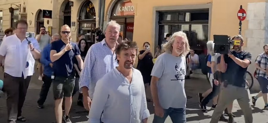 Clarkson, Hammond şi May filmează un nou episod The Grand Tour în Polonia, şi au fost surprinşi cu maşini bizare în Cracovia
