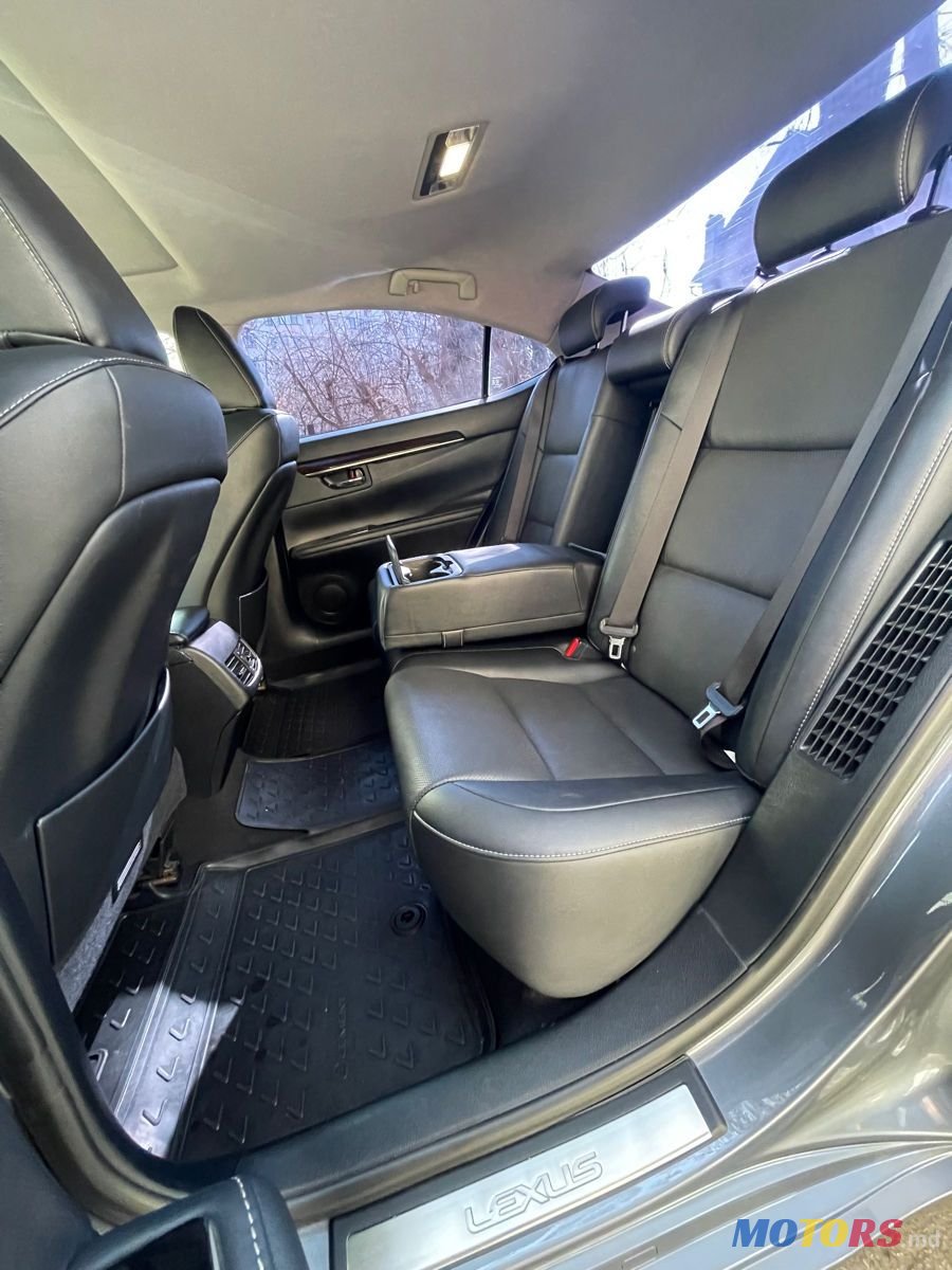 2016' Lexus Es Series photo #6